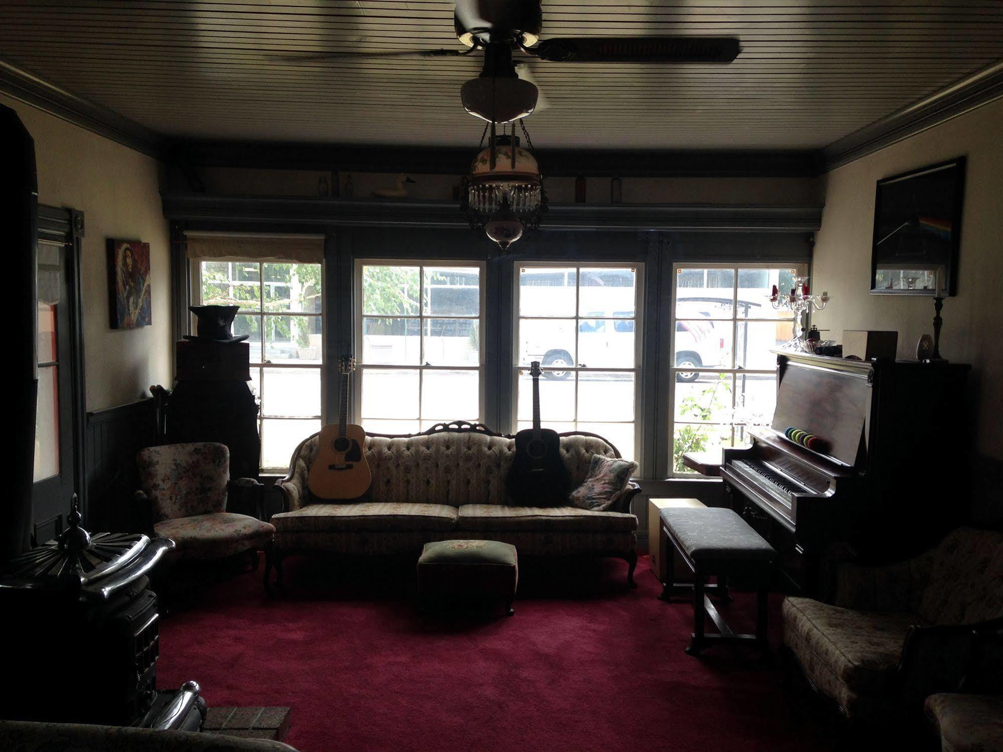 The Hostel California บิชอป ภายนอก รูปภาพ